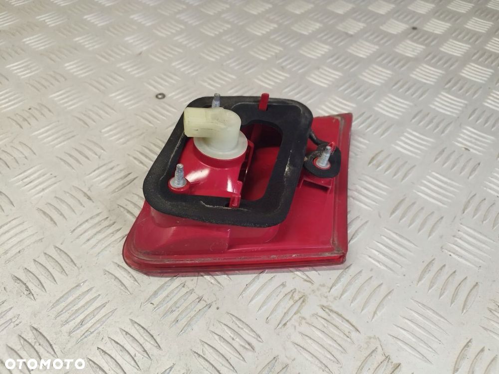 LAMPA LEWA TYLNA W KLAPIE SAAB 9-5 LIFT SEDAN - 2