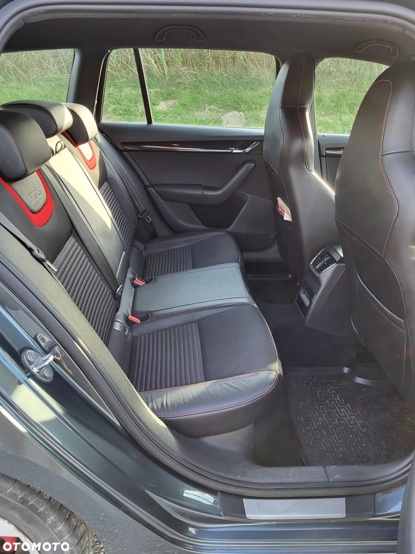 Skoda Octavia 2.0 TDI RS DSG - 5