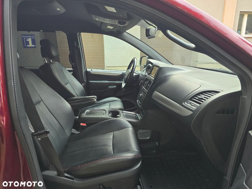 Dodge Grand Caravan - 17