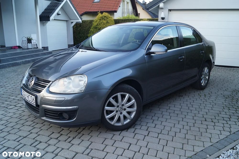 Volkswagen Jetta 2.0 TDI Comfortline - 12