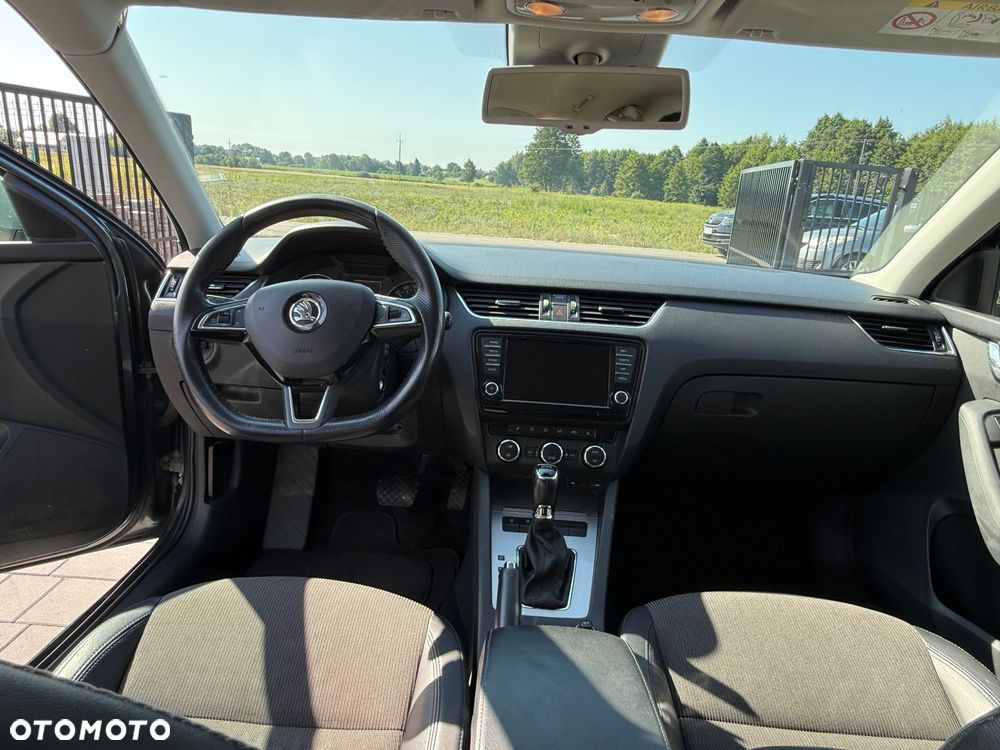 Skoda Octavia 2.0 TDI Elegance DSG - 9