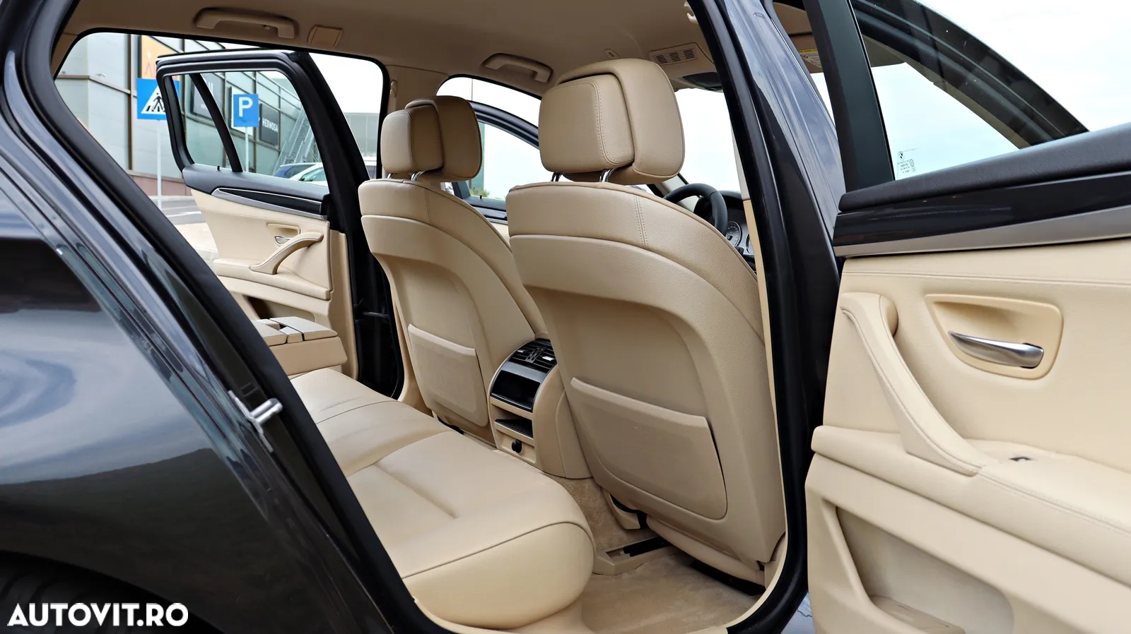 BMW Seria 5 525d Touring Sport-Aut. - 14