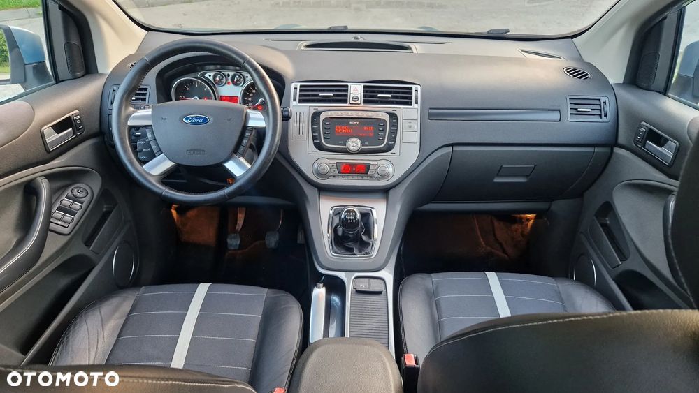 Ford Kuga 2.0 TDCi 4x4 Titanium - 14
