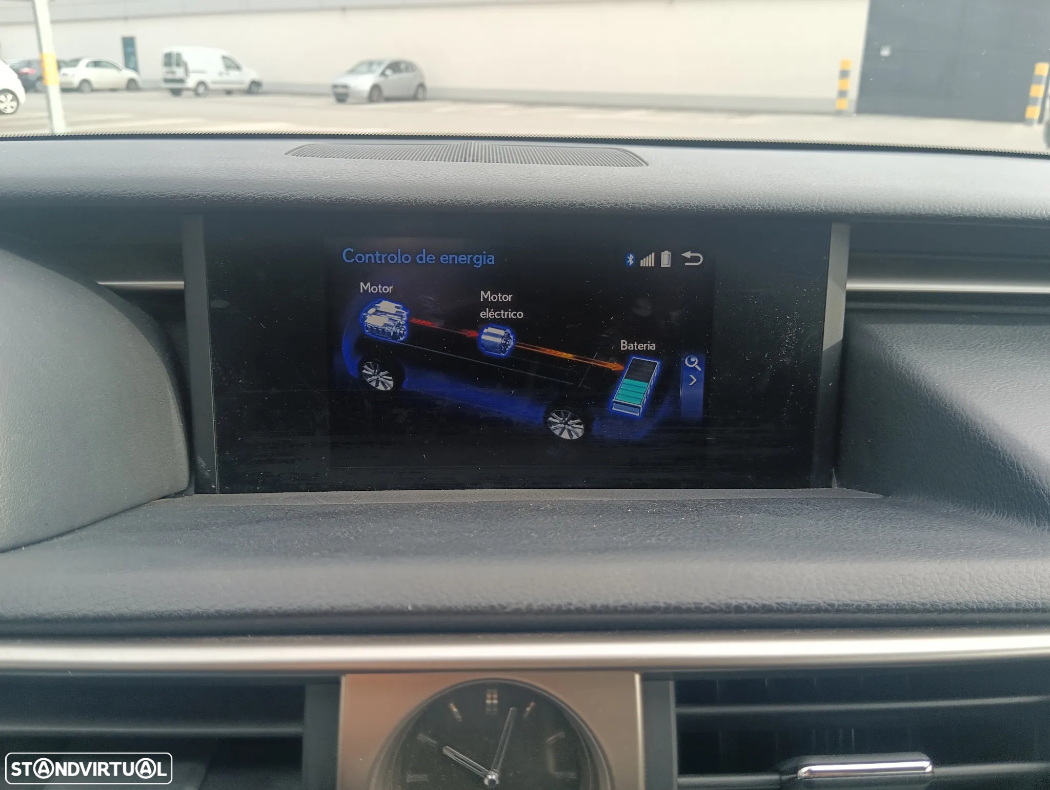 Lexus IS 300H Executive+ - 13