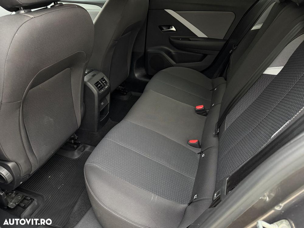 Opel Astra 1.2L Turbo Start/Stop AT8 Business Edition - 15