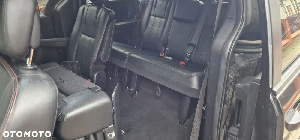 Dodge Grand Caravan - 23