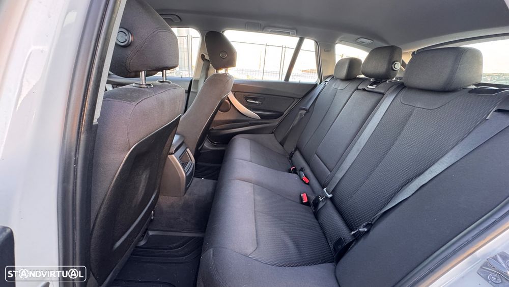 BMW 318 d Touring Line Sport - 11