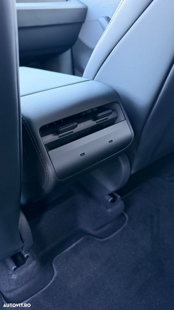 TESLA Model Y 2026 — imagine 9