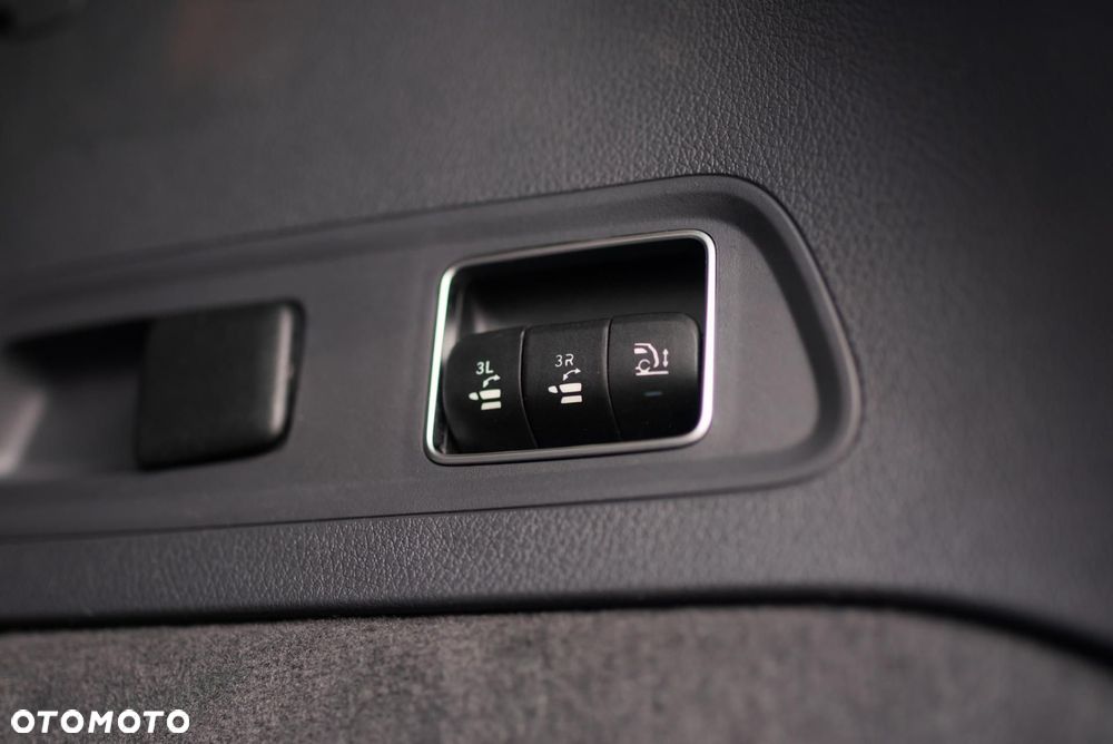 Mercedes-Benz GLS - 38