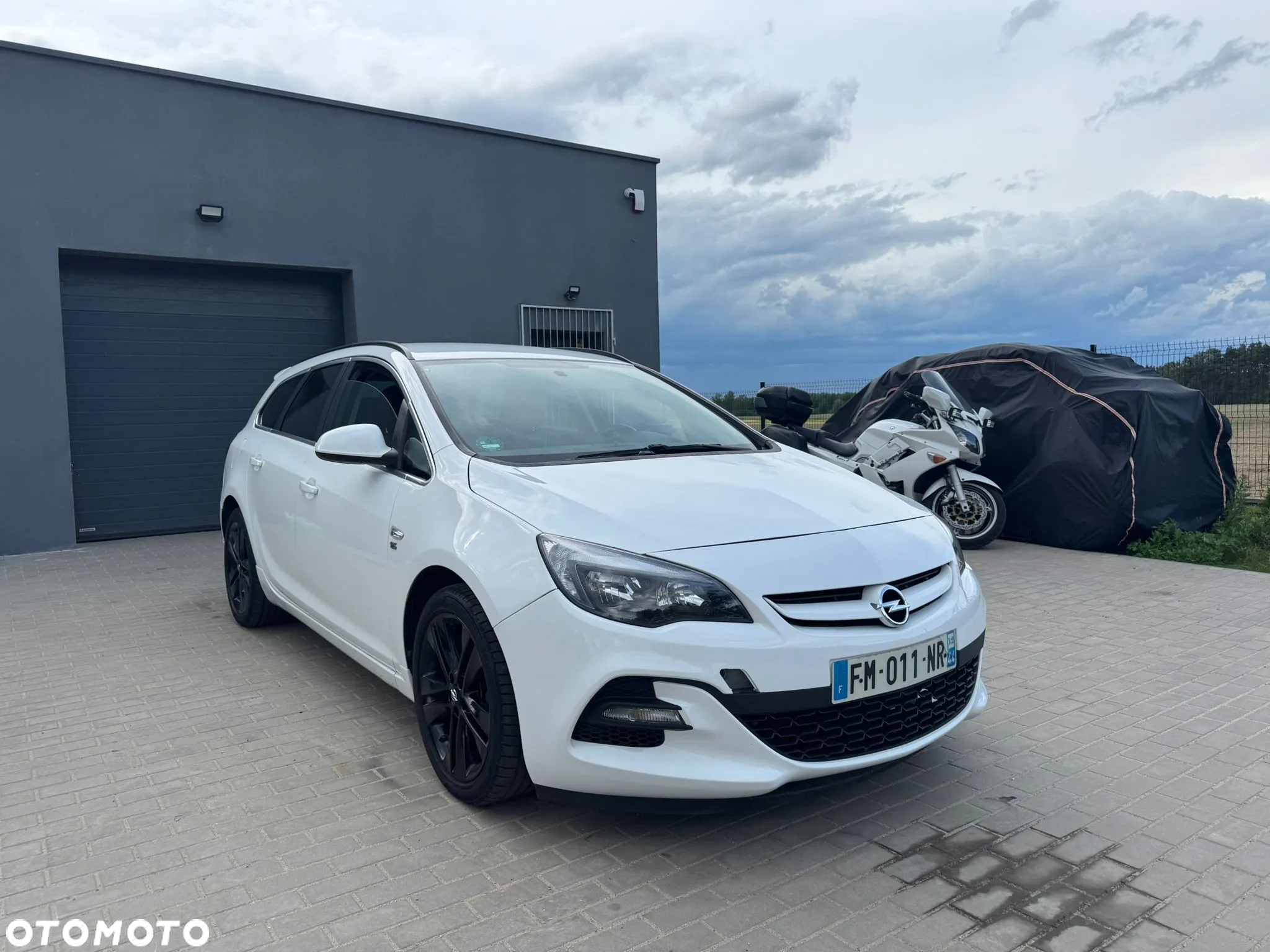 Opel Astra 1.4 Turbo Sports Tourer Design Edition - 2