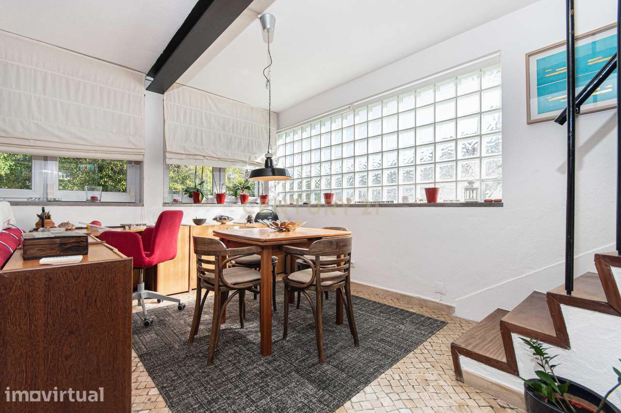 Moradia T3 em Oeiras | Jardim, Garagem para 2 Viaturas e Excelente Loc - Grande imagem: 4/57