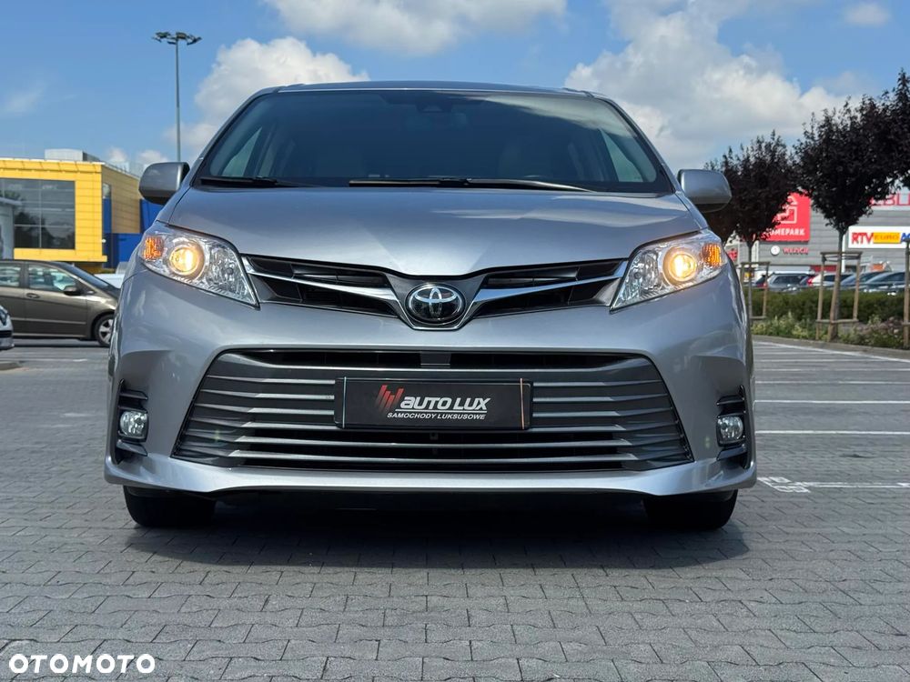 Toyota Sienna 3.5 V6 XLE AWD - 9
