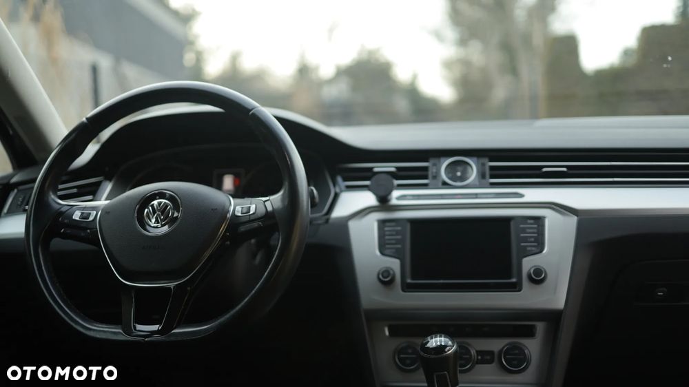 Volkswagen Passat 2.0 TDI BMT Comfortline - 12