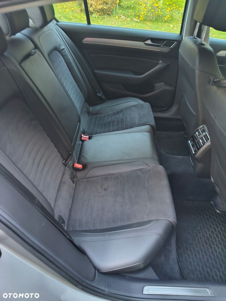 Volkswagen Passat - 15