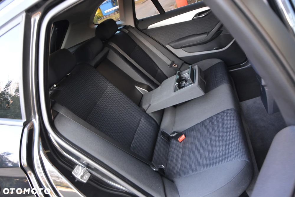 BMW X1 sDrive18d xLine - 22