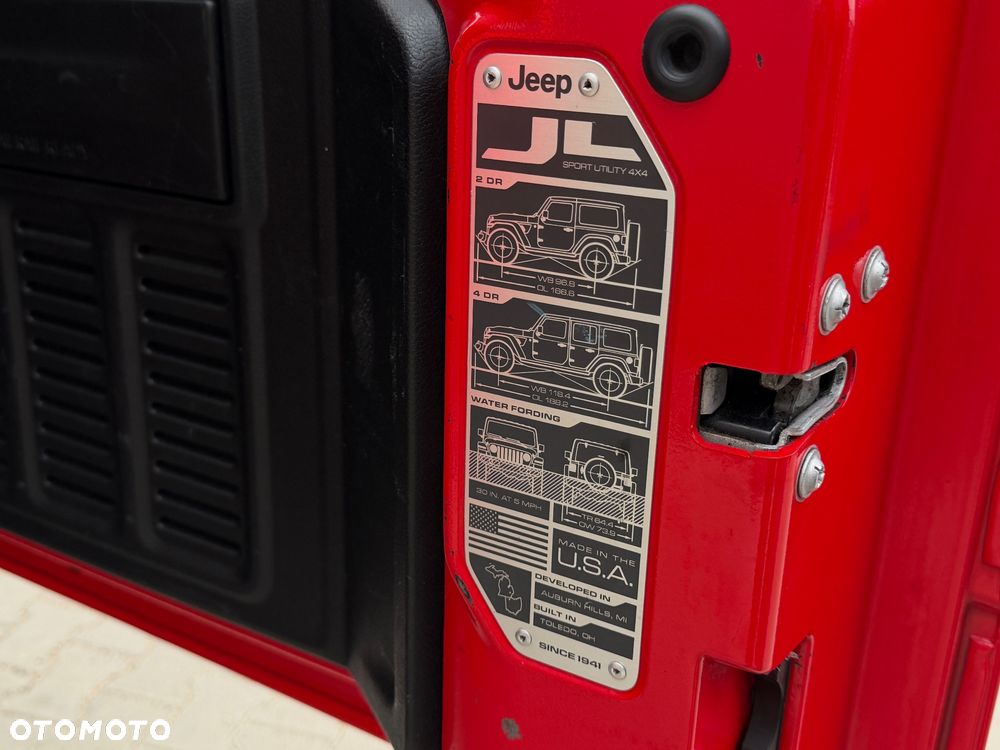 Jeep Wrangler - 32