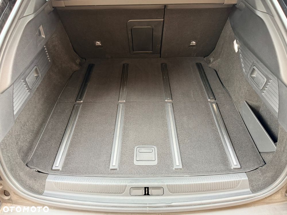 Citroën C5X 1.6 PHEV 225 Feel Pack EAT8 - 24