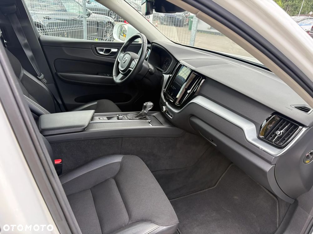 Volvo XC 60 D4 SCR AWD Momentum - 26