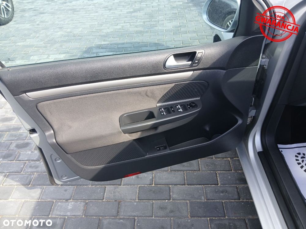 Volkswagen Golf - 24