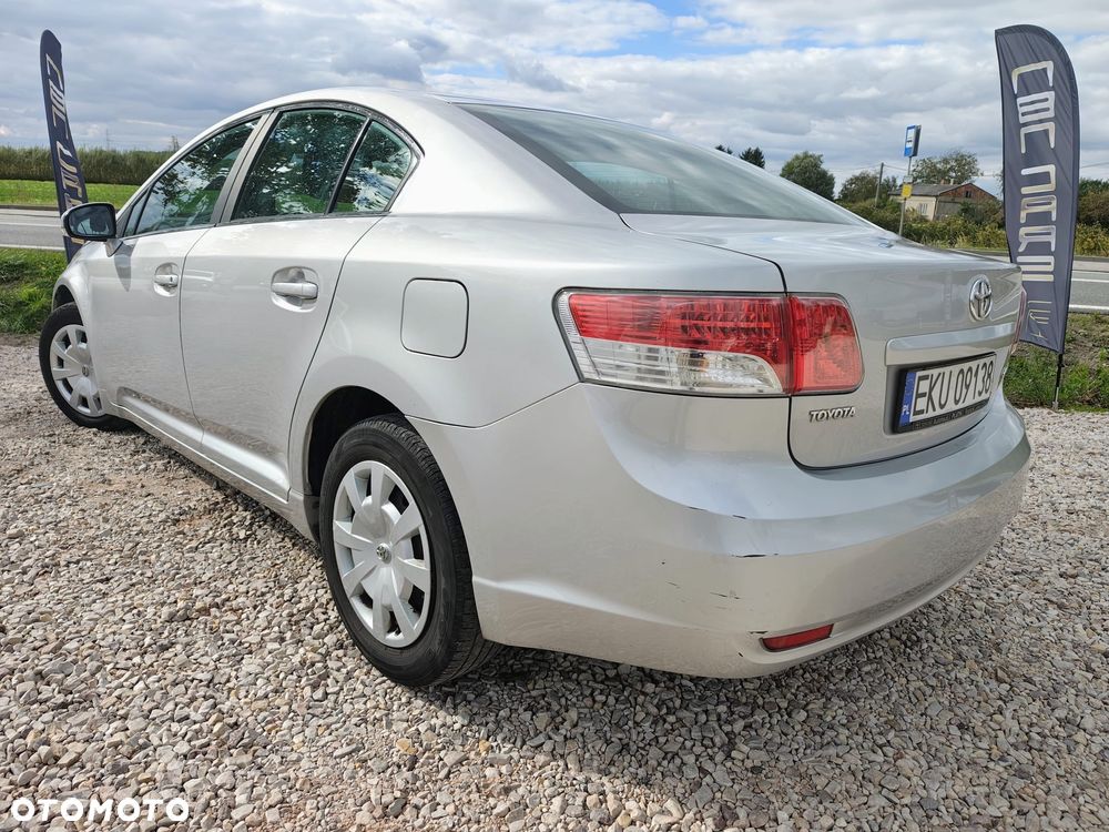 Toyota Avensis - 10