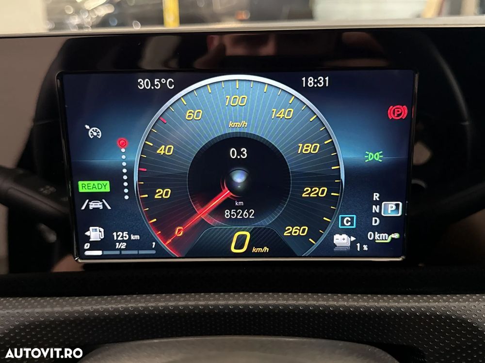 Mercedes-Benz A 250 e Sedan 8G-DCT AMG Line - 12