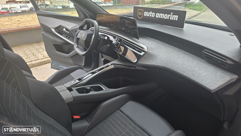 Peugeot 5008 1.2 Hybrid Allure e-DCS6 - 23
