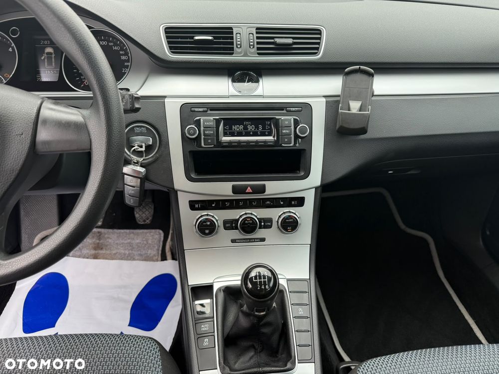 Volkswagen Passat Variant 1.6 TDI BlueMotion - 10