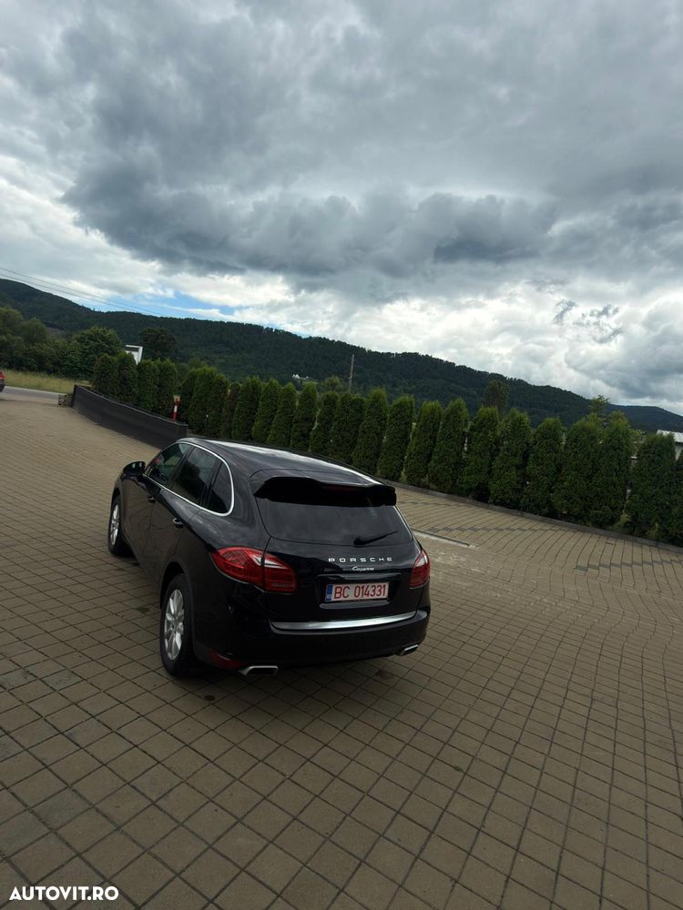 Porsche Cayenne - 4