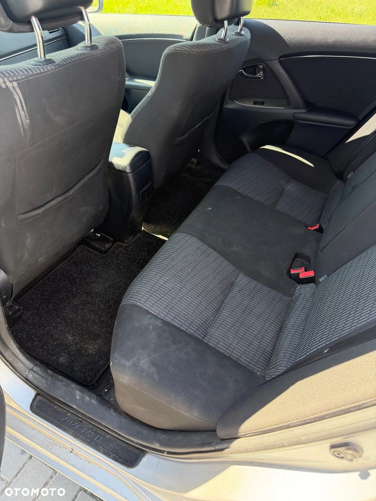 Toyota Avensis 1.8 Sol plus NAVI - 6