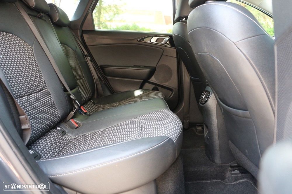 Kia Ceed SW 1.6 GDi PHEV Tech 6DCT - 23