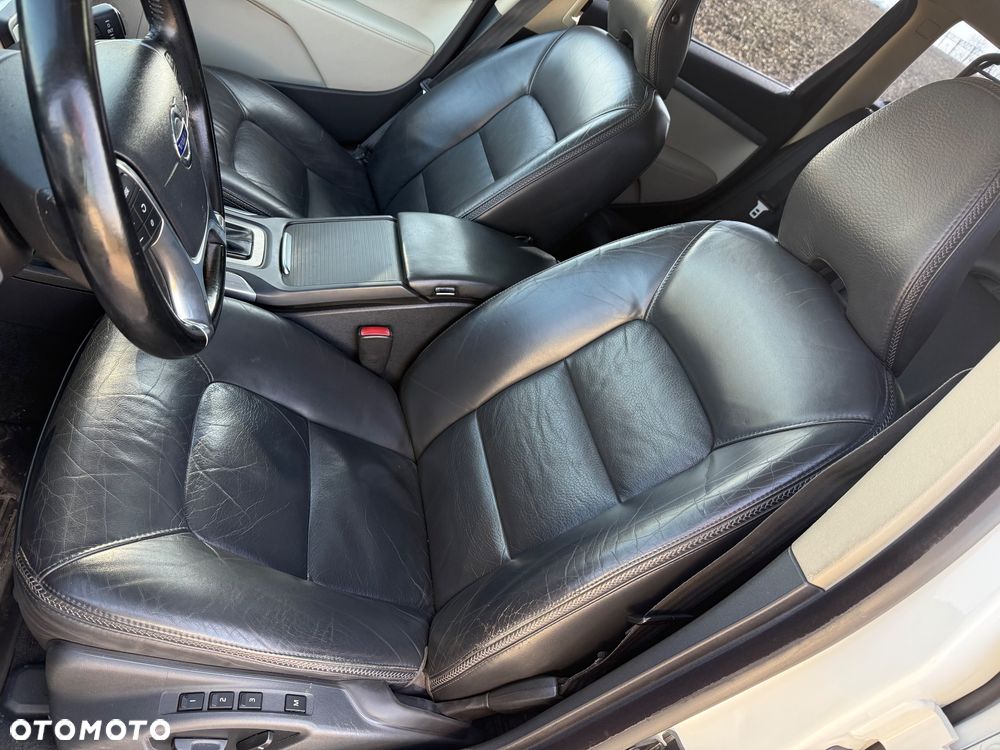 Volvo XC 70 D5 AWD Momentum - 20