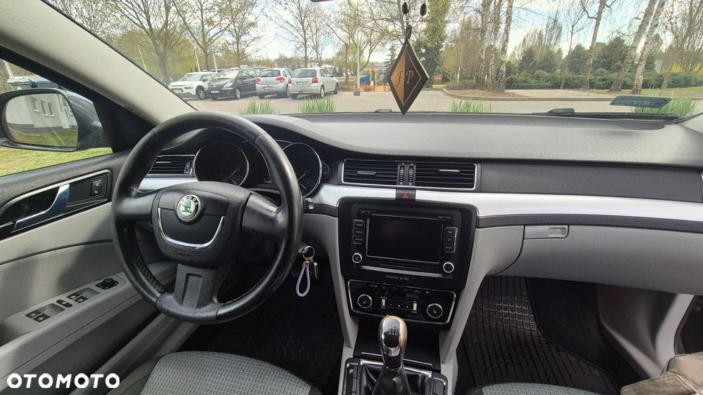 Skoda Superb 2.0 TDI Ambition - 11