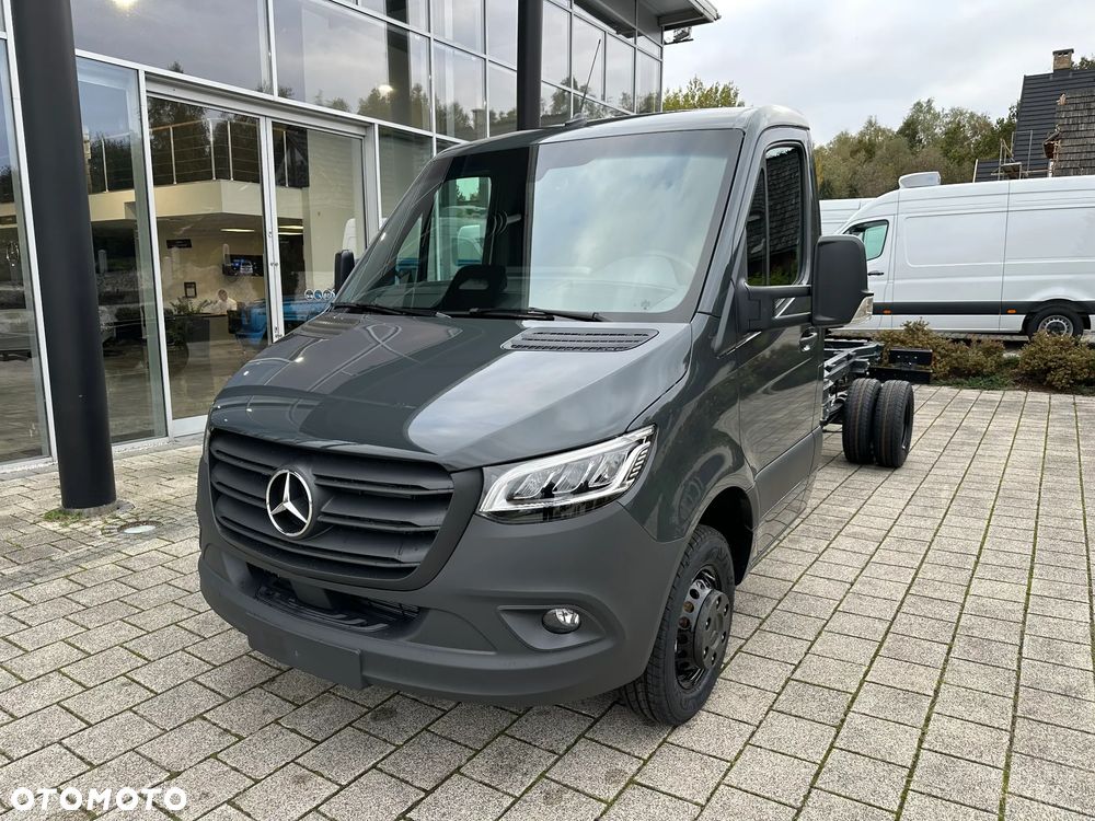 Mercedes-Benz Sprinter - 2