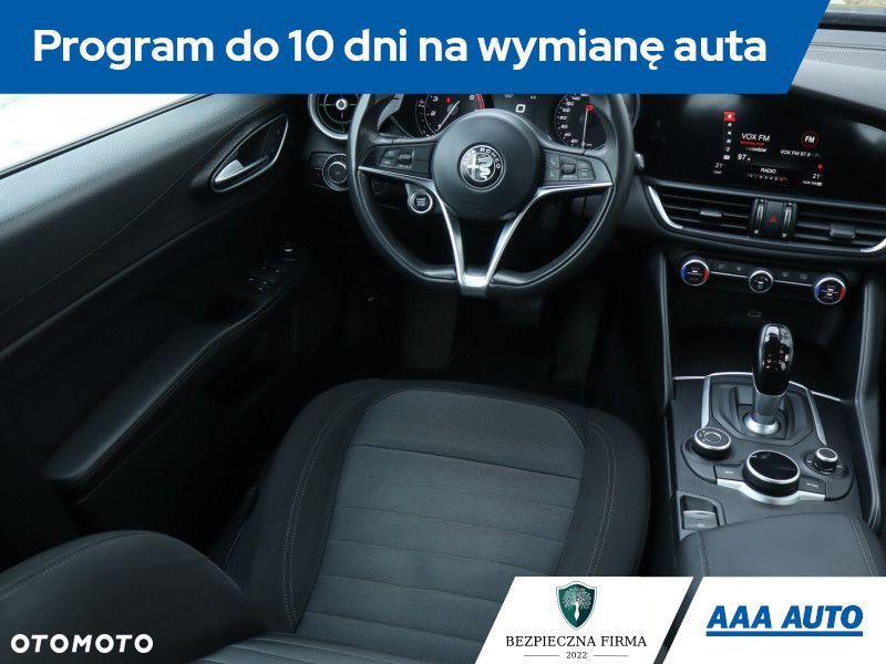 Alfa Romeo Giulia - 9