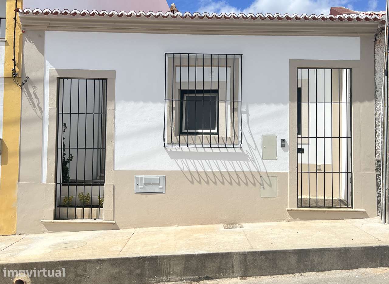 2 Moradias Térreas (T3+T1) Totalmente Novas com Pátios Privativos - Grande imagem: 3/31
