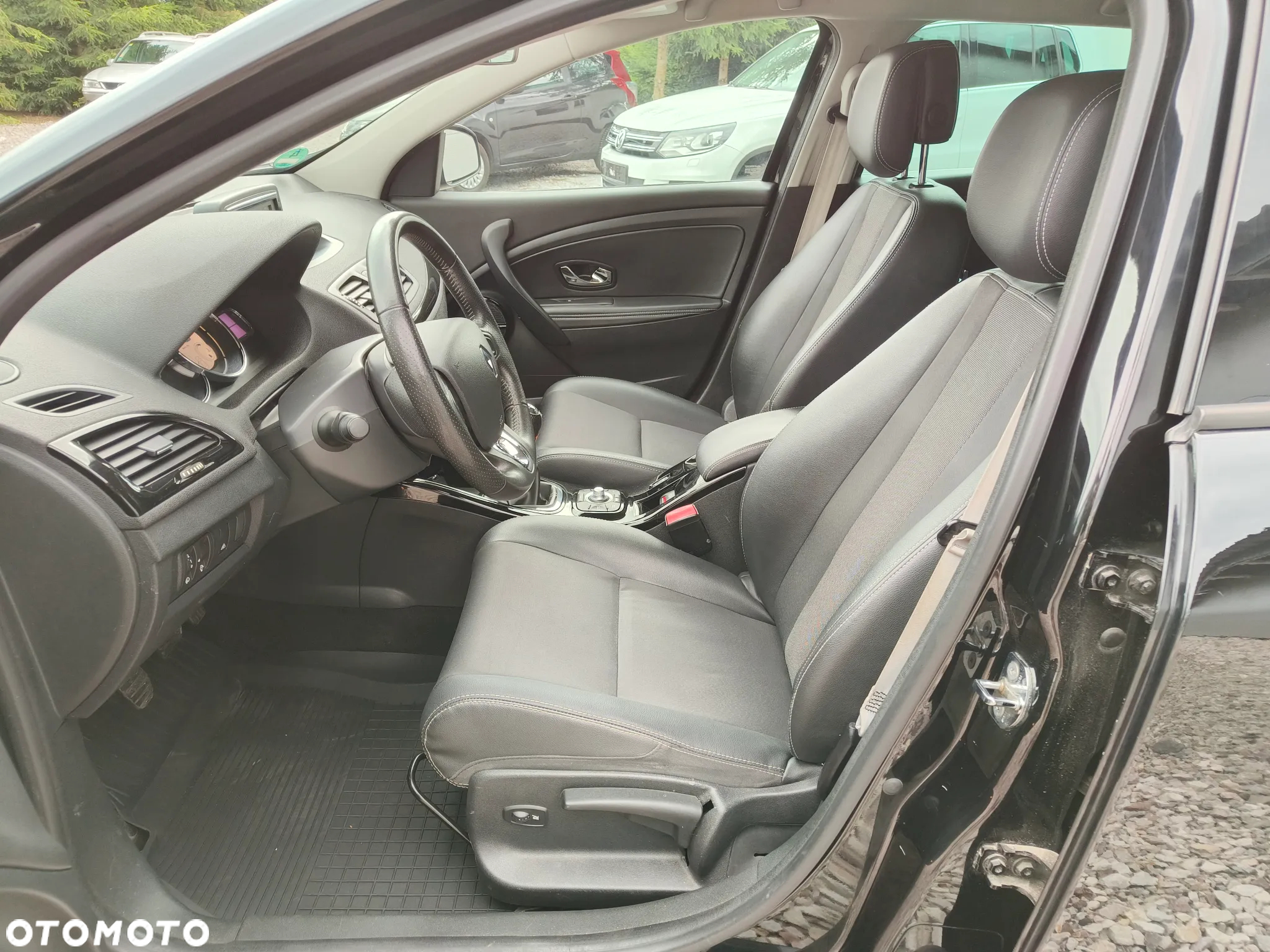 Renault Megane Grandtour TCe 130 Bose Edition - 10