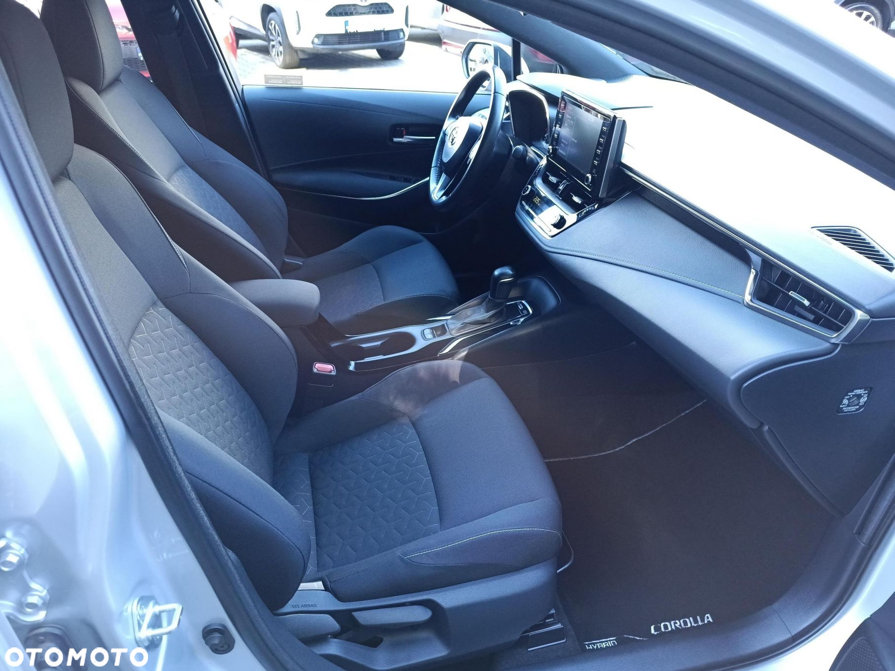 Toyota Corolla 1.8 Hybrid Comfort - 19