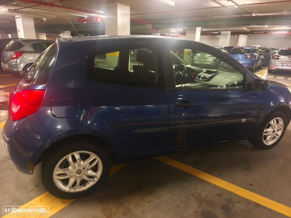 Renault Clio 1.2 16V Confort - 2
