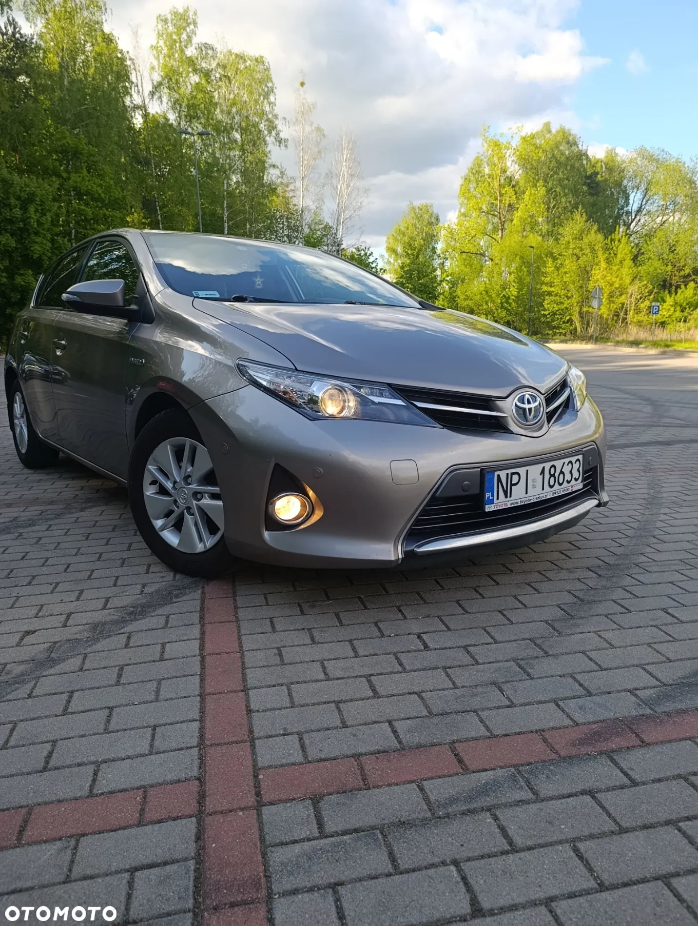 Toyota Auris Hybrid 135 Prestige - 2