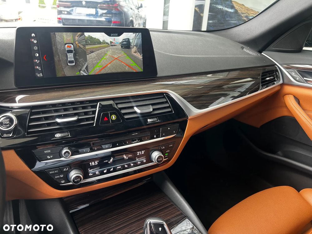 BMW Seria 5 540i xDrive GPF Luxury Line sport - 11