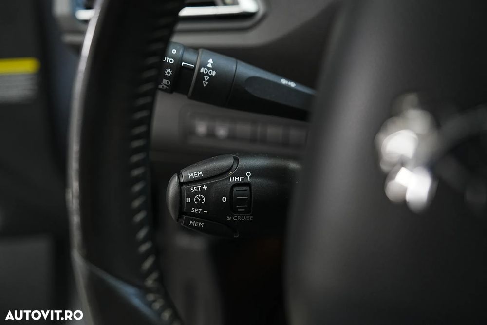 Peugeot 308 PureTech 110 Stop & Start Style - 17