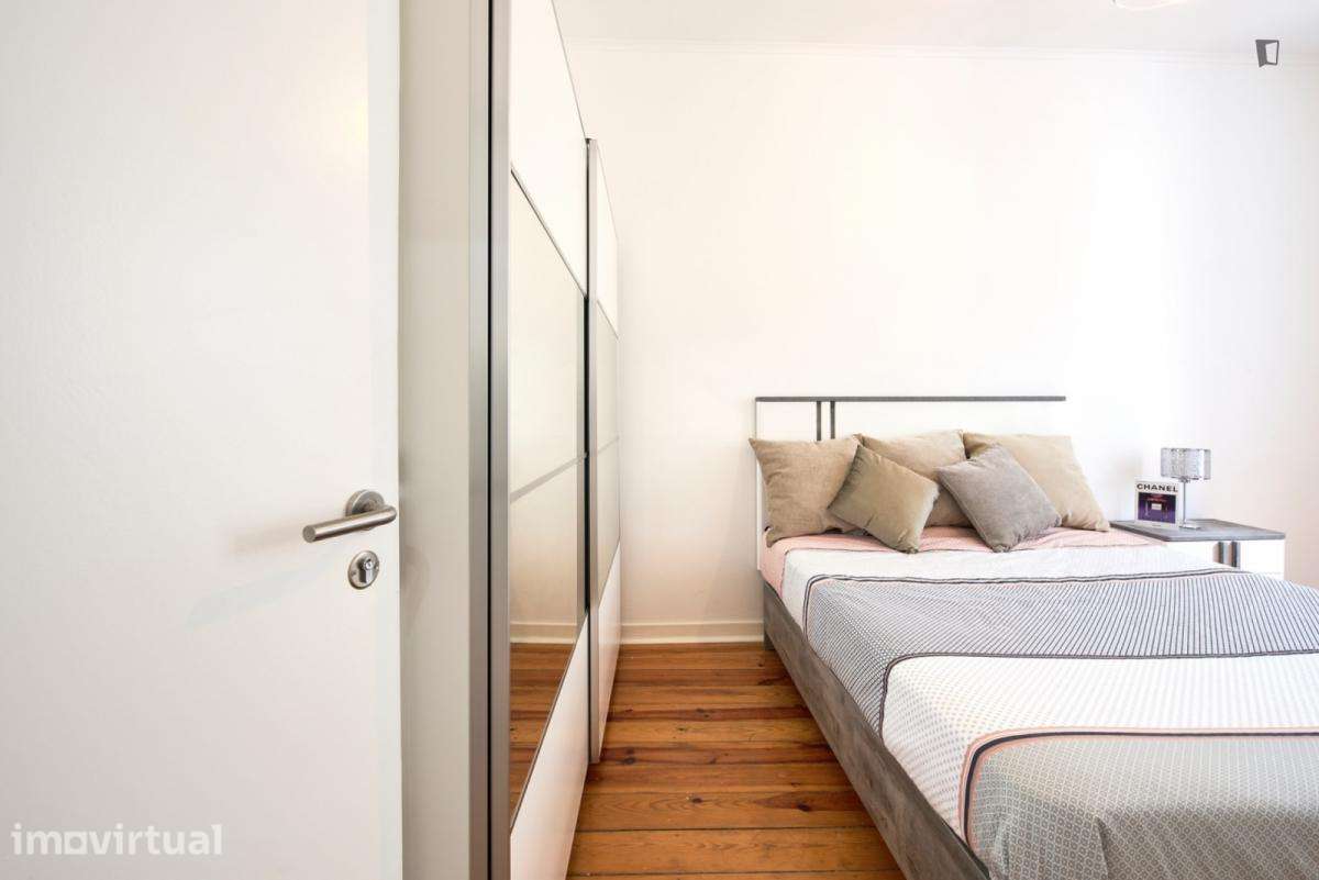 Quarto - localizado em Graça Lisbon - Grande imagem: 3/23