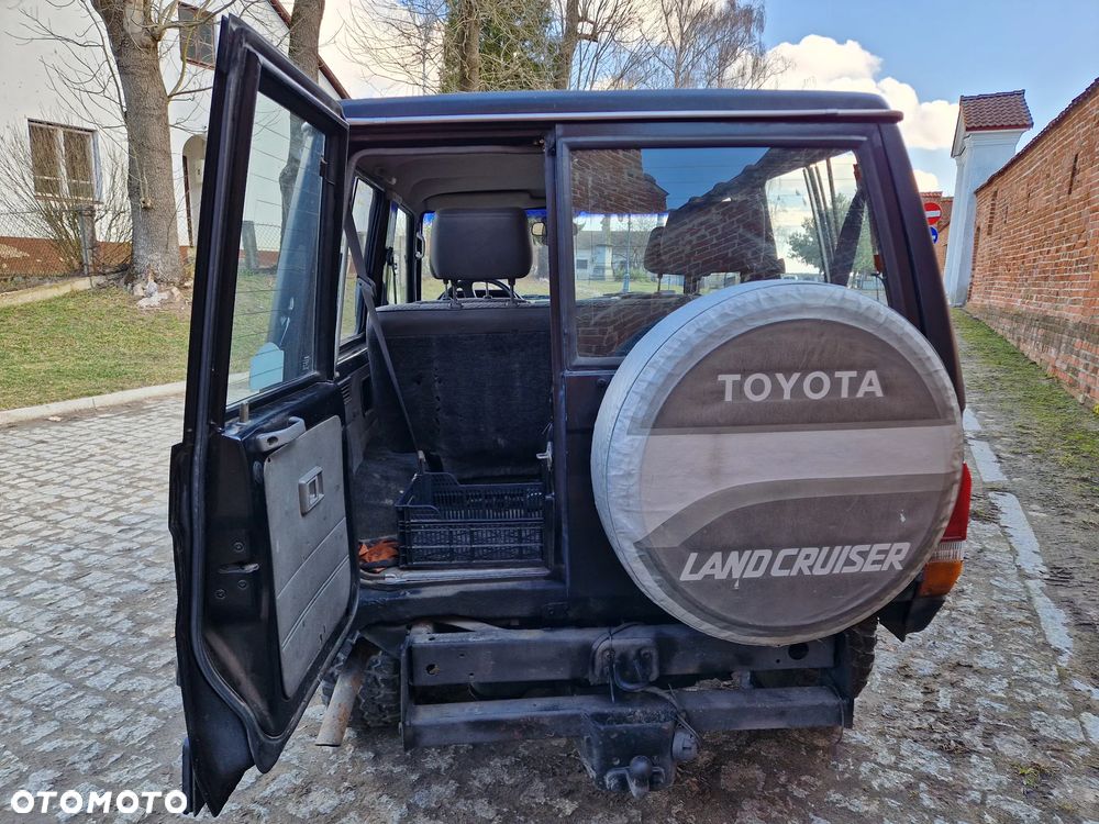 Toyota Land Cruiser LJ70 - 10