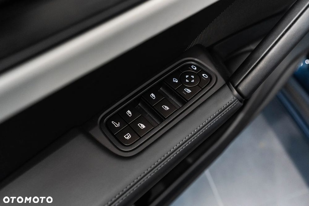 Porsche Cayenne S E-Hybrid PHEV Black Edition - 28