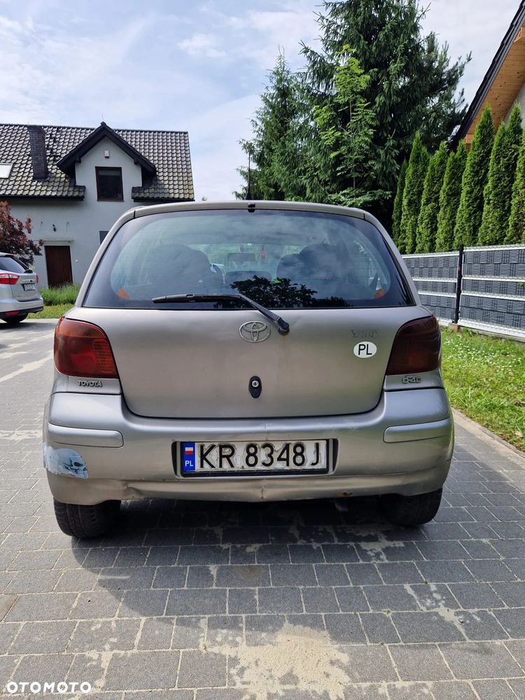 Toyota Yaris 1.4 D-4D Sol - 4