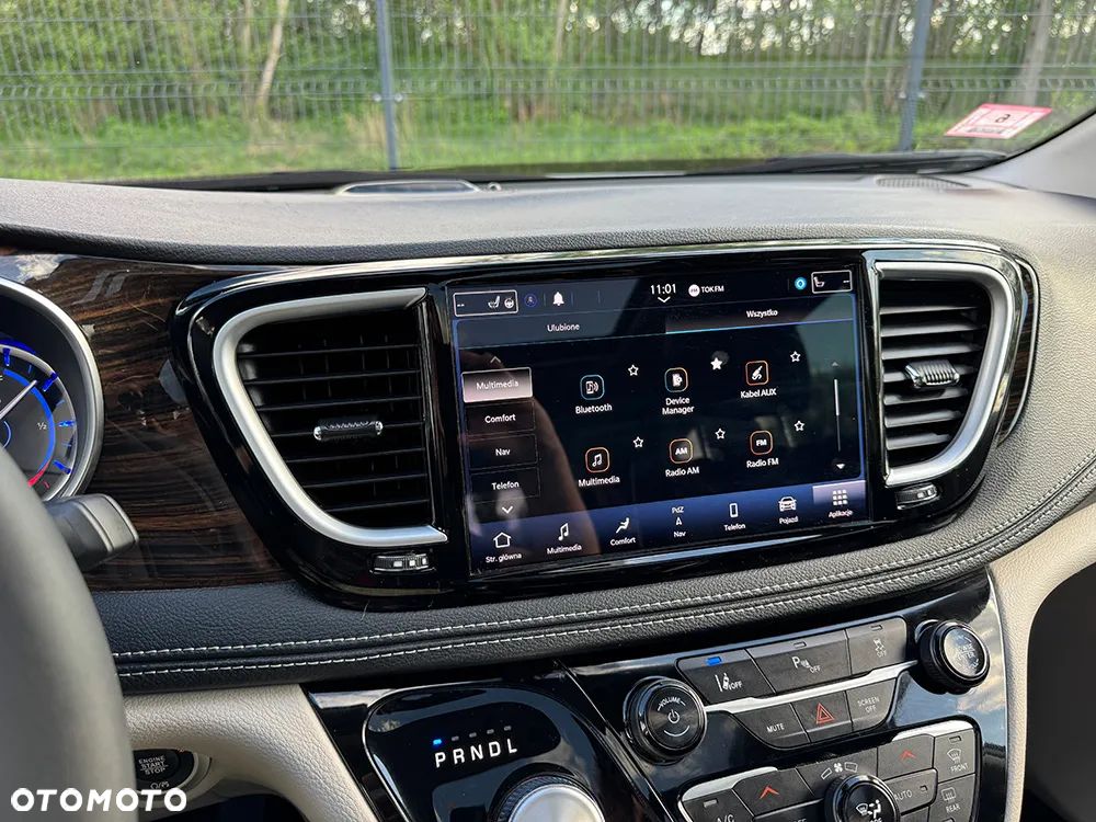 Chrysler Pacifica - 28