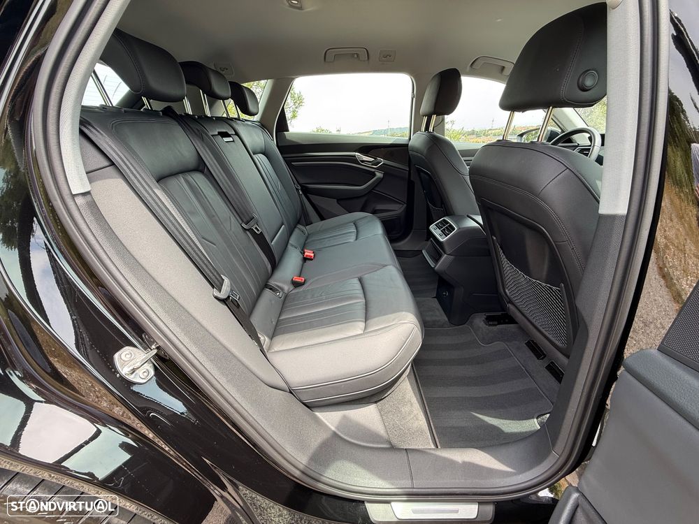 Audi e-tron 50 quattro S line - 22