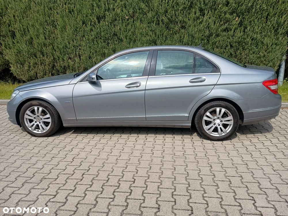 Mercedes-Benz Klasa C 180 CGI Automatik BlueEFFICIENCY Avantgarde - 5