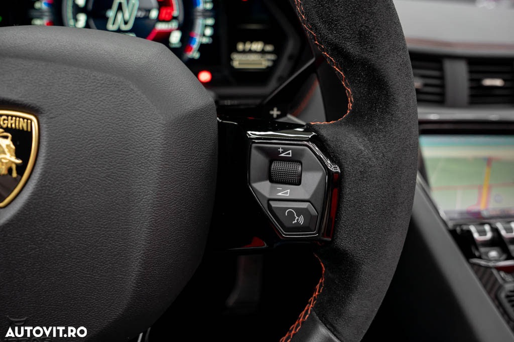 Lamborghini Aventador S Roadster - 32