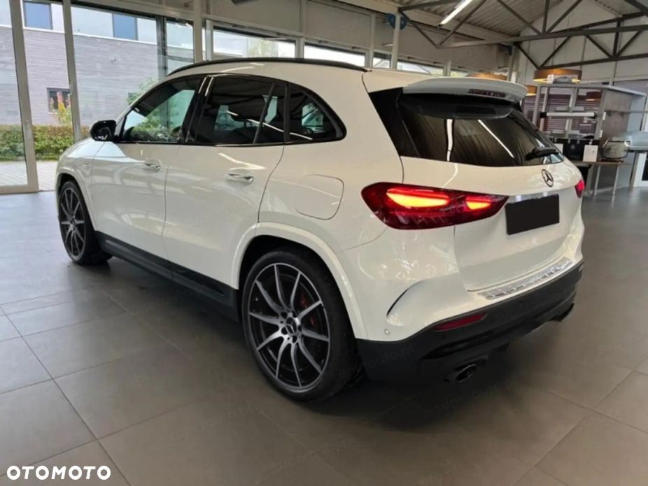 Mercedes-Benz GLA AMG 35 mHEV 4-Matic 8G-DCT - 2